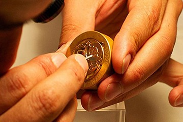 北京阿玛尼手表表冠维修多少钱